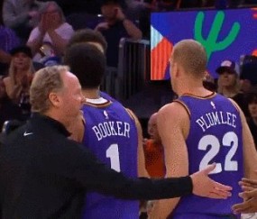 将帅不和反成“燃料”！KD末节19分导演惊天逆转